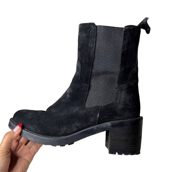 Emanuel Crasto black suede pull on lug sole boots Size 39 - Picture 3 of 7